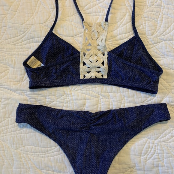 L Space Bathing suit - Picture 2 of 2